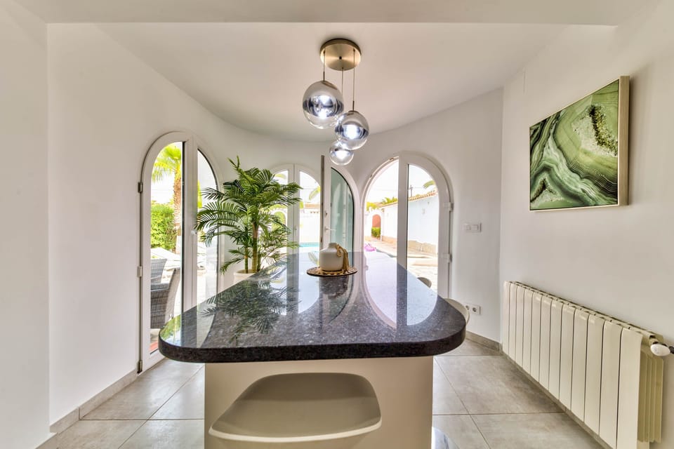 Breakfast bar