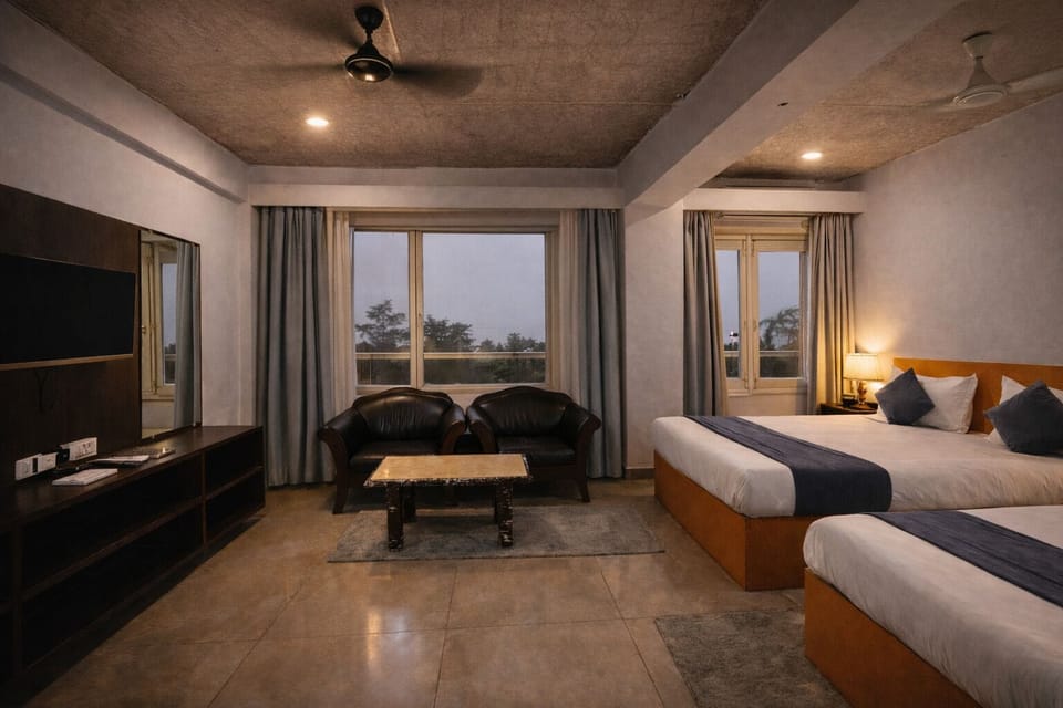 Family Quadruple Room | Desk, WiFi (free), bed sheets