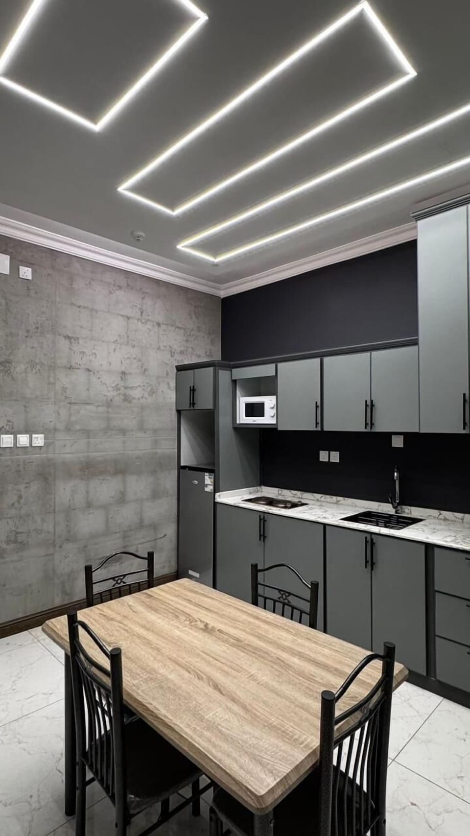 Mini-fridge, microwave, oven, stovetop