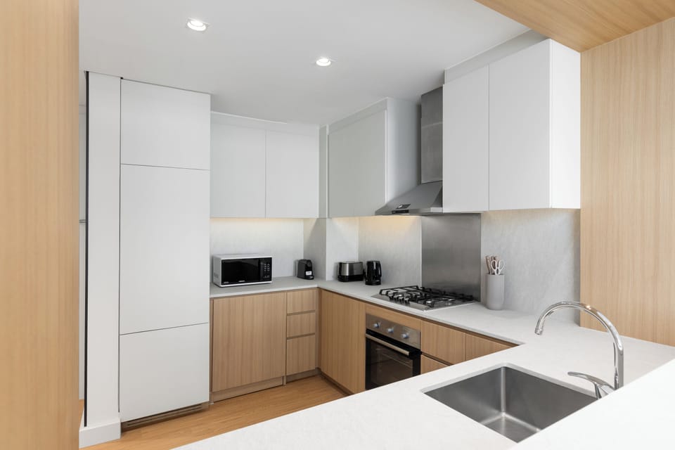 Deluxe Apartment, 2 Bedrooms, Canal View | Private kitchen