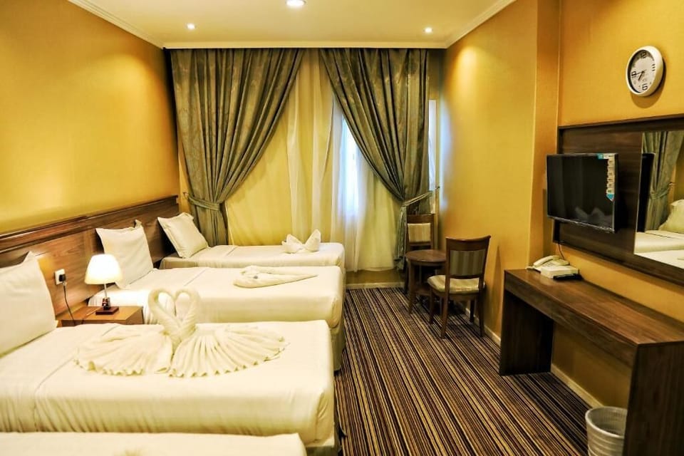 Triple Room | In-room safe, free WiFi, bed sheets