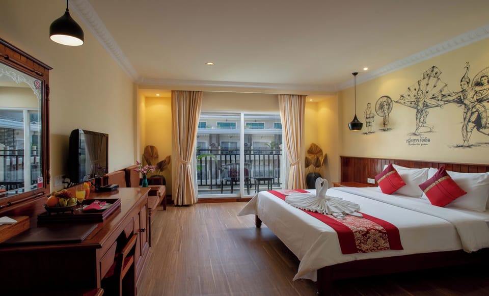Deluxe Double Room, Balcony, City View | In-room safe, desk, laptop workspace, soundproofing