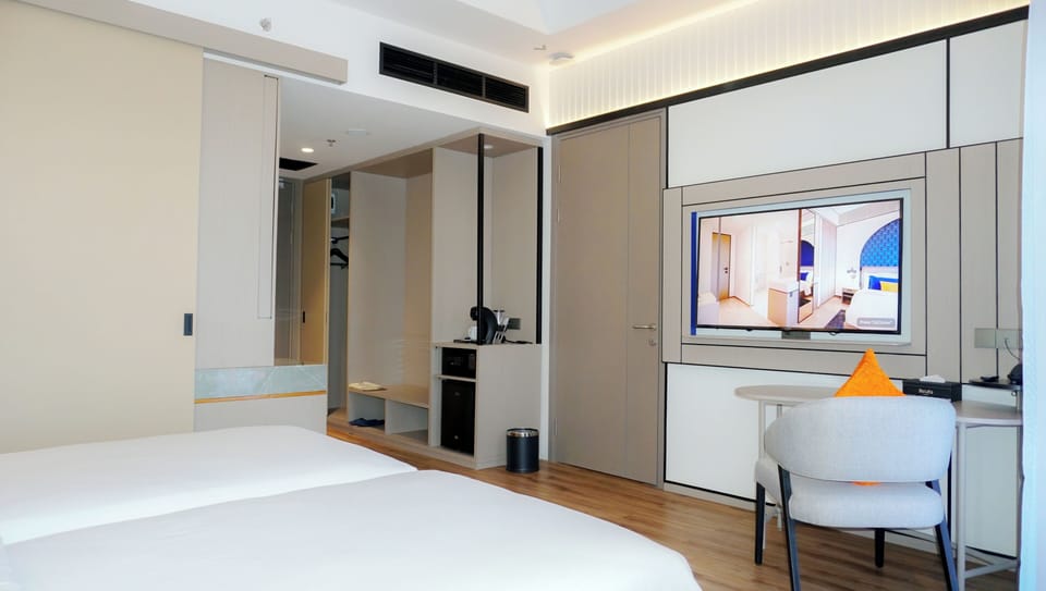Superior Room | Desk, iron/ironing board, free WiFi, bed sheets
