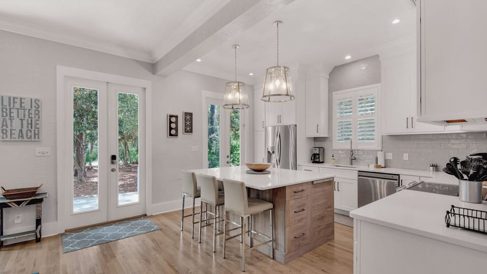 House, Multiple Beds, Patio, Garden View (Magnolia Breeze) | Private kitchen
