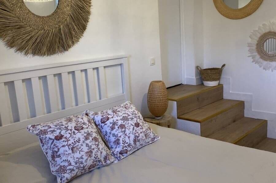 Classic Cottage | Desk, laptop workspace, free WiFi