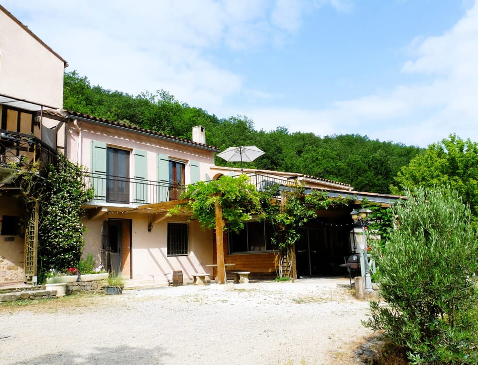 Basic House, Garden View | Iron/ironing board, free WiFi