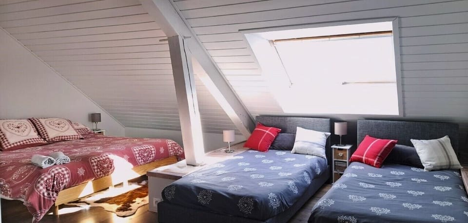 Quadruple Room, Mountain View | Free WiFi