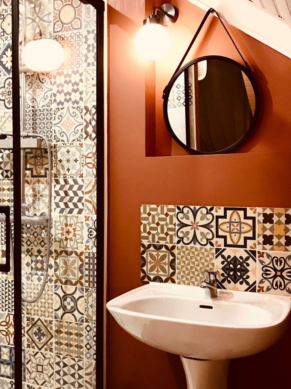 Classic Room, City View | Bathroom