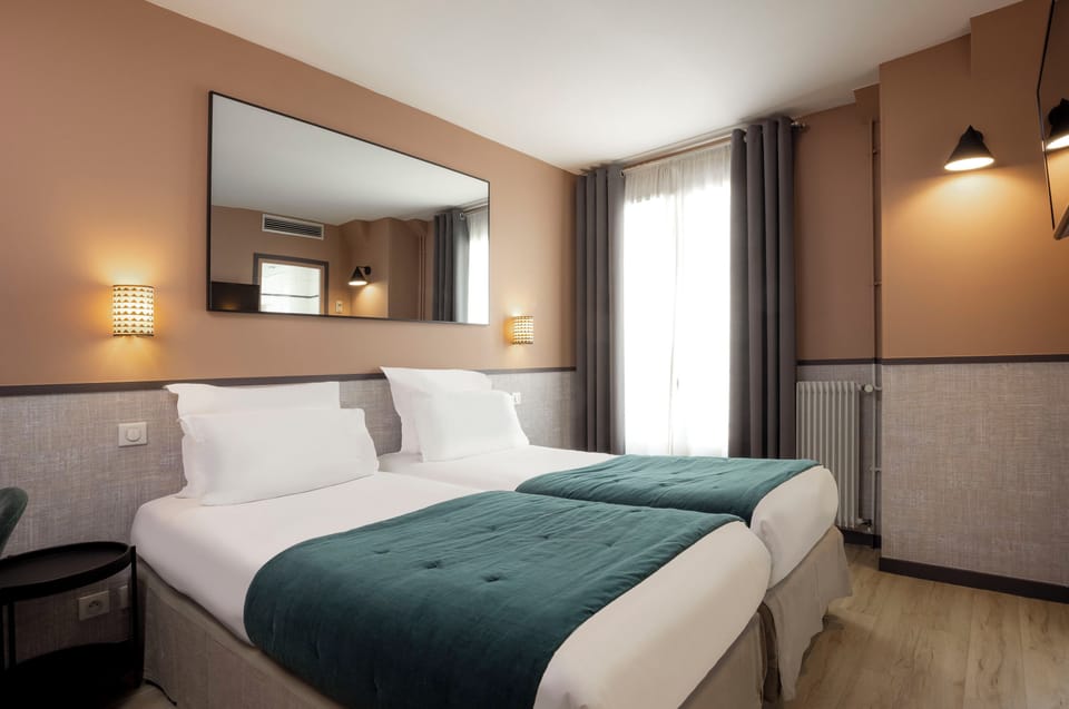 Two Adjacent rooms | Premium bedding, minibar, in-room safe, desk