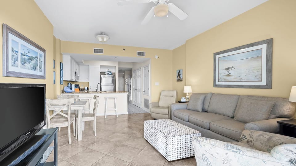 Tidewater 106 - Living area into Kitchen
