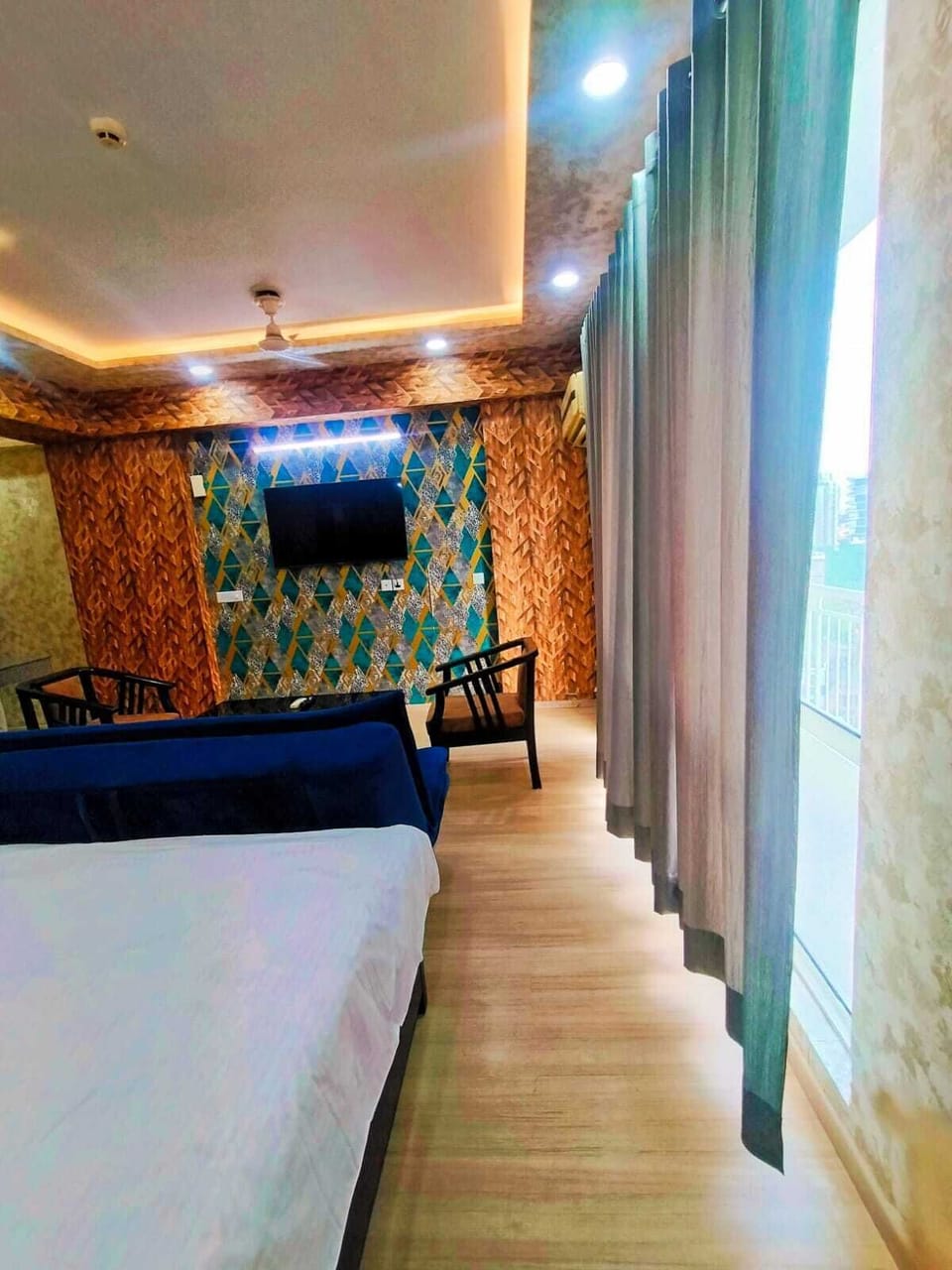 Deluxe Studio, City View | Desk, free WiFi