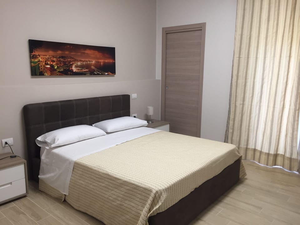 Comfort Double Room, Non Smoking, Private Bathroom | In-room safe, desk, iron/ironing board, free WiFi
