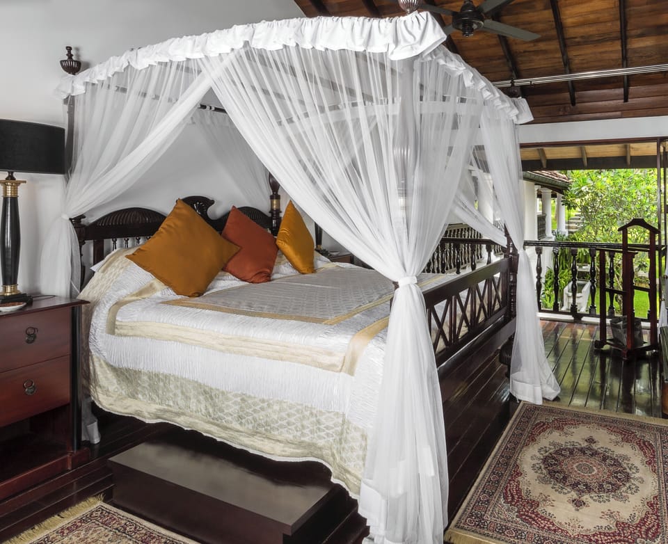 Luxury Suite, Patio, Lake View | Individually decorated, individually furnished, bed sheets