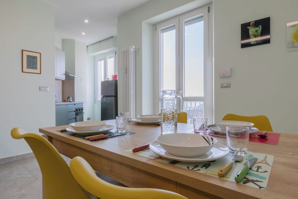Apartment, 1 Bedroom | Living area | 30-inch TV with satellite channels