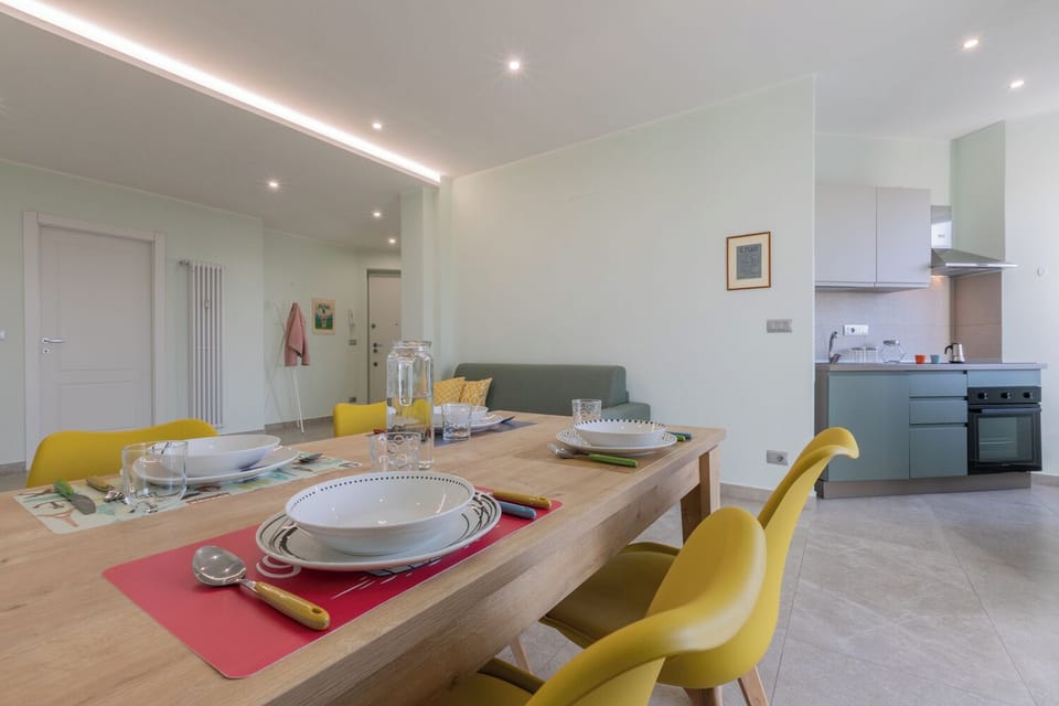 Apartment, 1 Bedroom | Living area | 30-inch TV with satellite channels