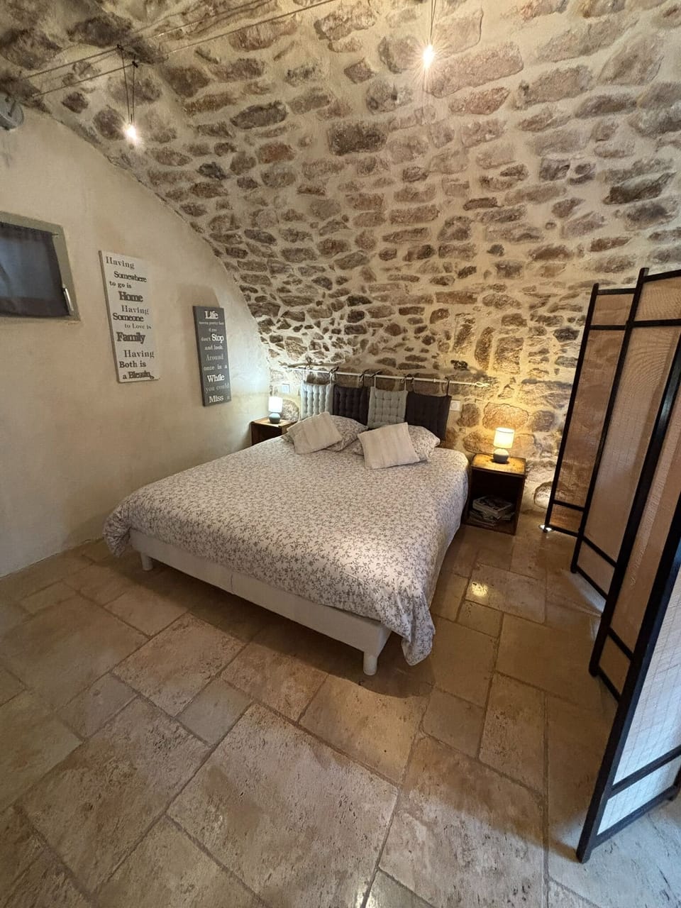 Comfort Cottage, Garden View | Iron/ironing board, free cribs/infant beds, free WiFi, bed sheets