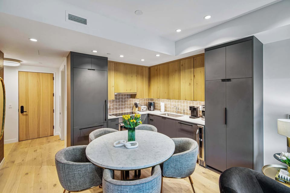 Kitchen, Dining areas
