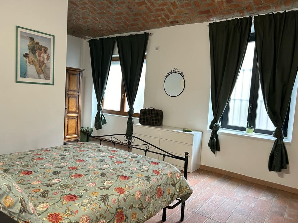 Apartment, 1 Bedroom | Iron/ironing board, WiFi (free)