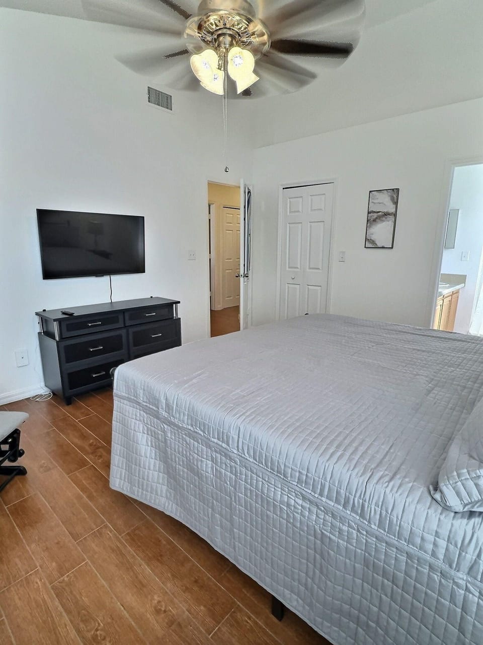 Basic Villa | 3 bedrooms, hypo-allergenic bedding available, desk, blackout drapes