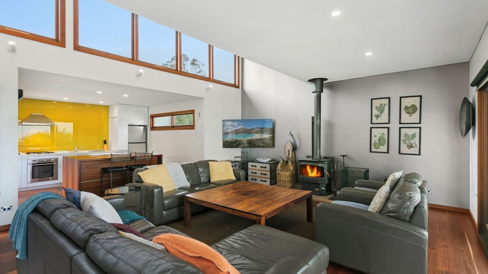 Lounge and Kitchen Area