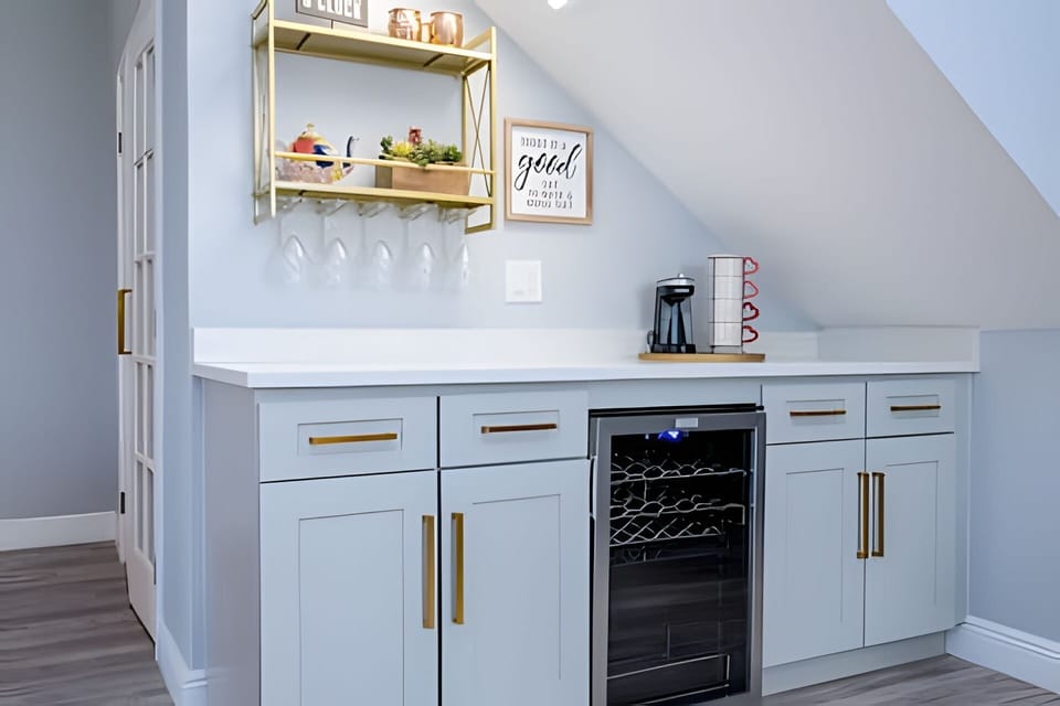 Kitchen or kitchenette