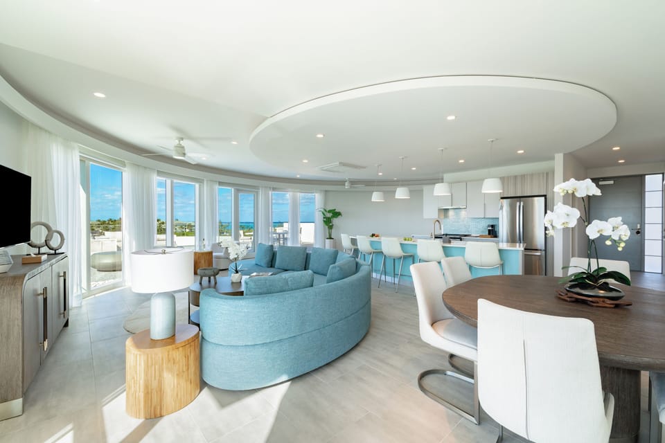Luxe Honeymoon Suite with Terrace | Interior