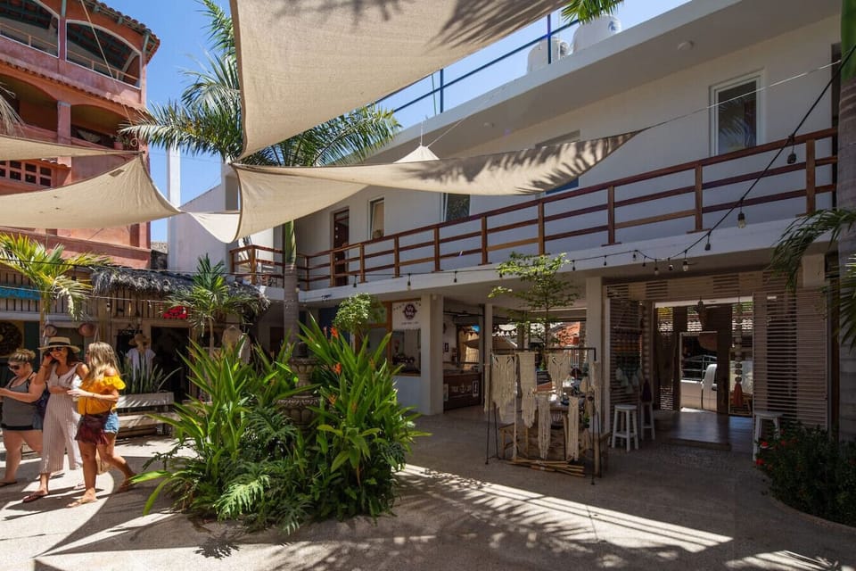 Boutique shopping at your feet