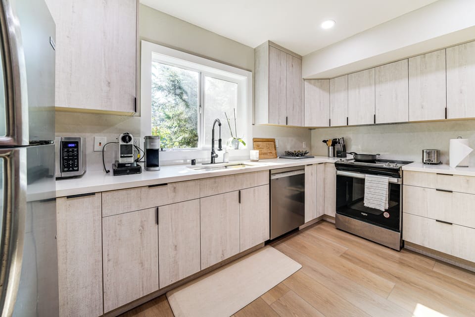 Kitchen | Nespresso Single-Serve Coffee Maker | Toaster | Cooking Basics