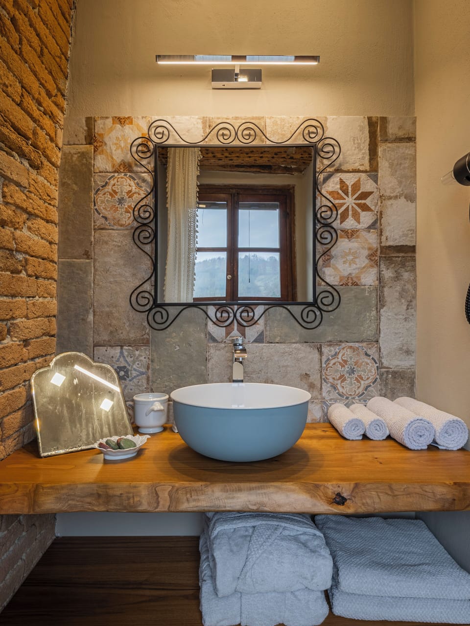 Triple Room, Garden View | Bathroom | Shower, hair dryer, bathrobes, bidet