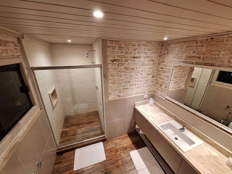 Superior Double Room Single Use, Garden View | Bathroom | Free toiletries, hair dryer, towels, soap