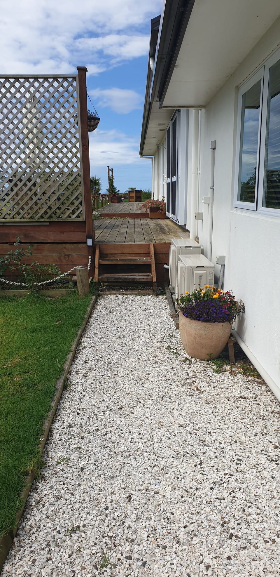 Private entrance way leading to lock box