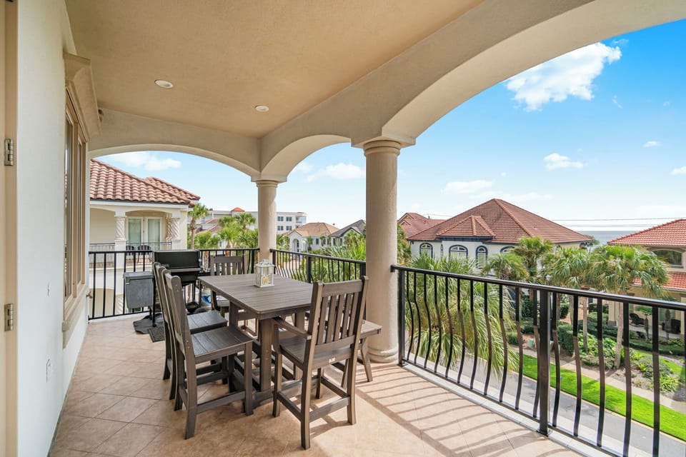 Third Floor Balcony - Grill - Outdoor Dining- Gulf Views