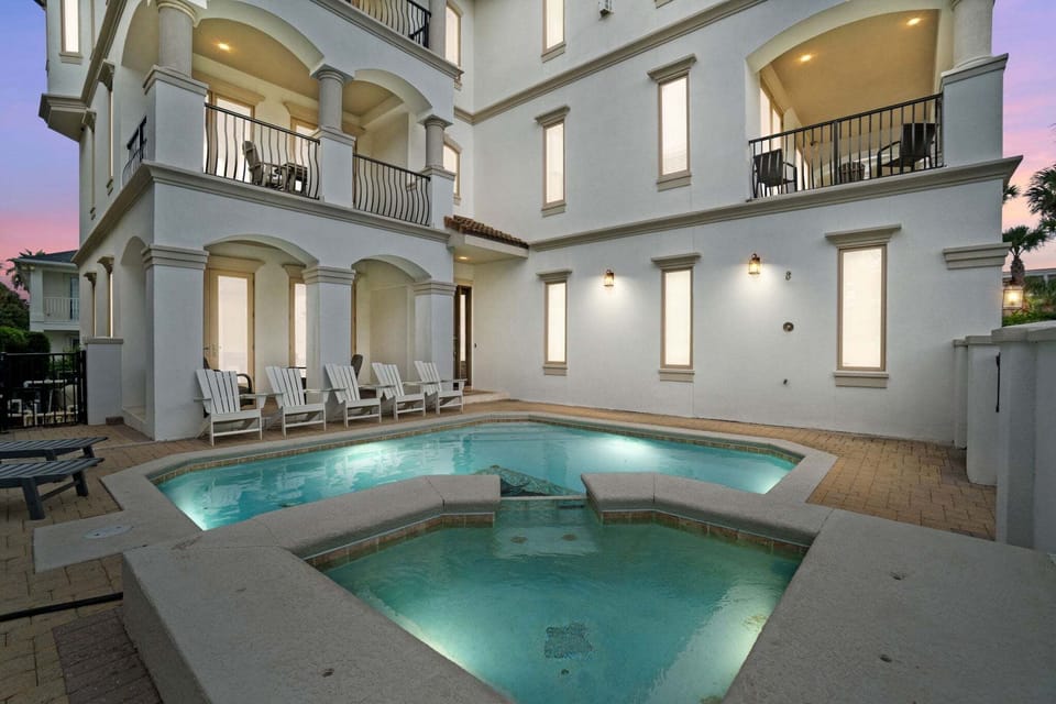 Private Pool and Overflow Spa
