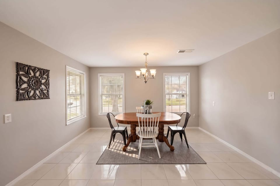 Dining Room: Bright and airy space perfect for meals and laughter with friends and family!
