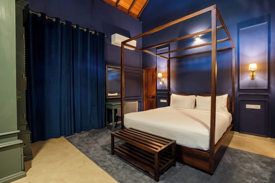 Deluxe Double Room, Garden View | Desk, laptop workspace, free WiFi