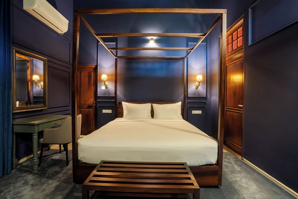 Deluxe Double Room, Garden View | Desk, laptop workspace, free WiFi