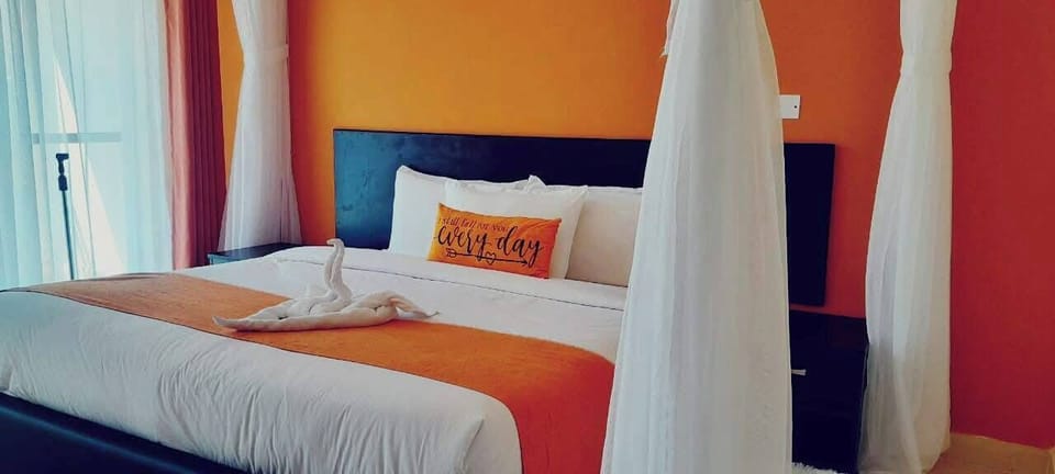 Deluxe Single Room | Free WiFi, bed sheets