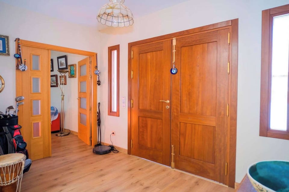 Entrance / Reception