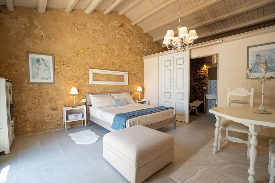 Comfort Double Room | Minibar, in-room safe, soundproofing, free WiFi