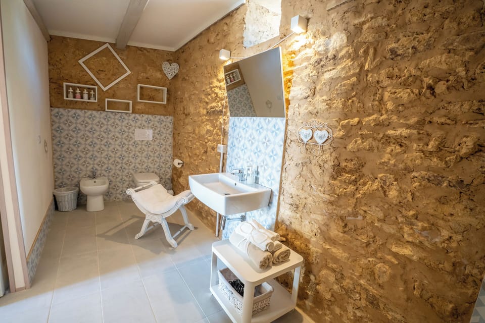 Comfort Double Room | Bathroom | Slippers, bidet