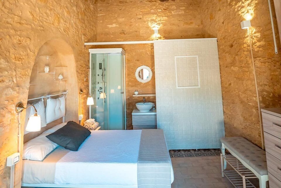 Standard Double Room, Patio | Minibar, in-room safe, soundproofing, free WiFi