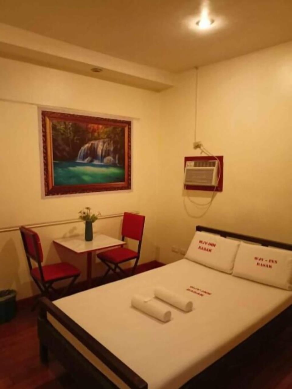 Deluxe Double Room | Desk
