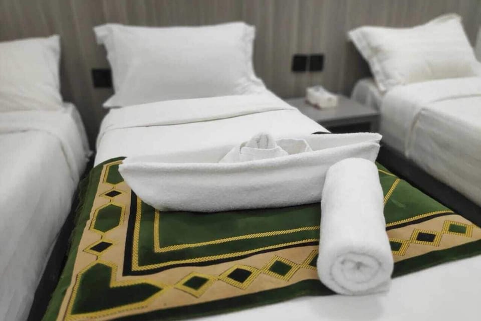 In-room safe, bed sheets