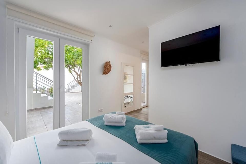 Hypo-allergenic bedding, in-room safe, soundproofing, free WiFi
