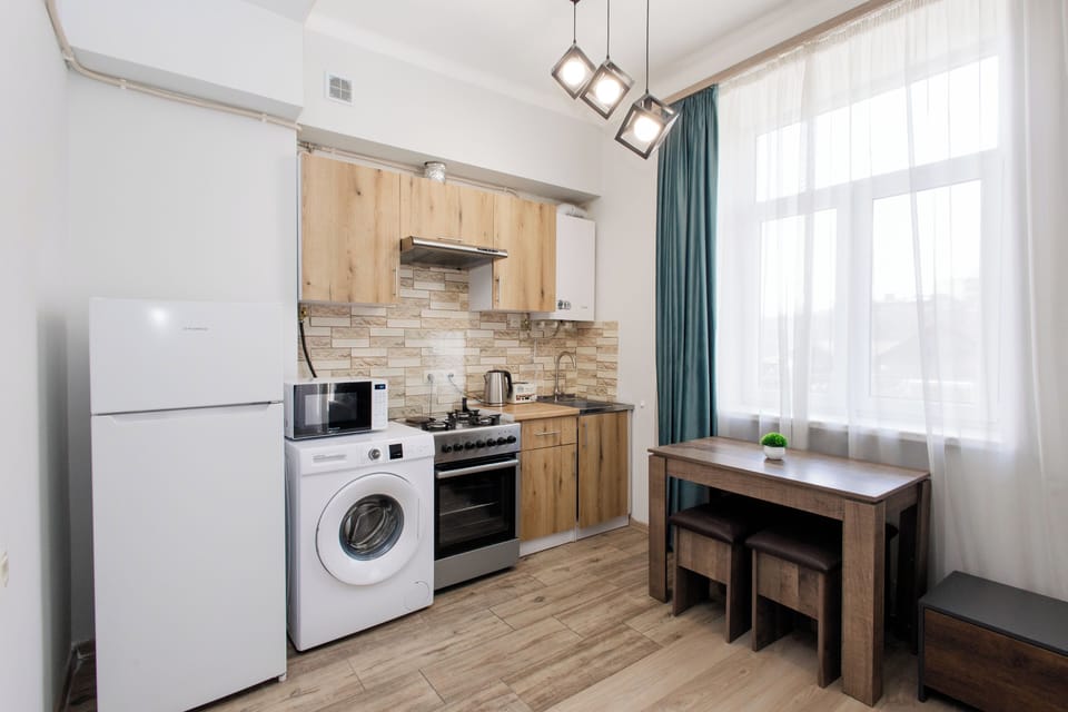 Basic Apartment, Balcony, Park View | Private kitchen