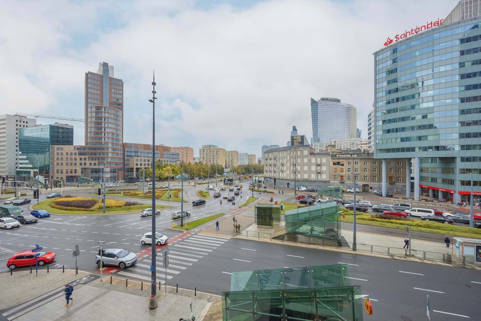 The view of central Warsaw showcases the city’s energy and proximity to key business and entertainment areas.
