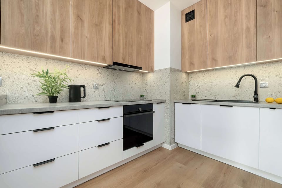 Modern and functional kitchen with high-quality appliances.