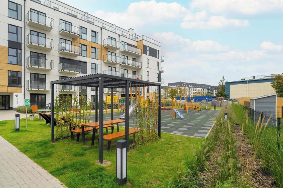 Enjoy easy access to the city's attractions from this well-located building.