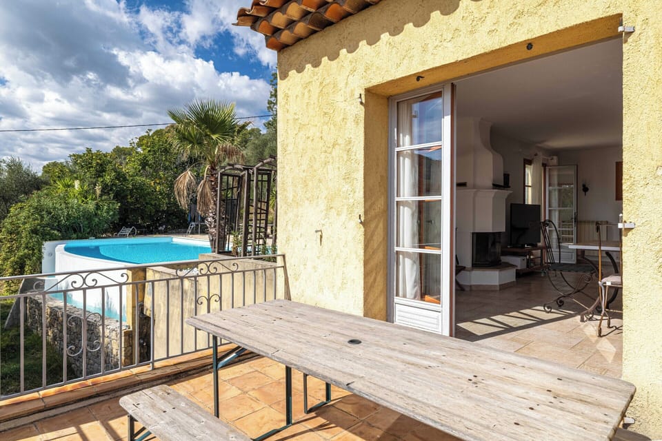 Apartment | Outdoor dining
