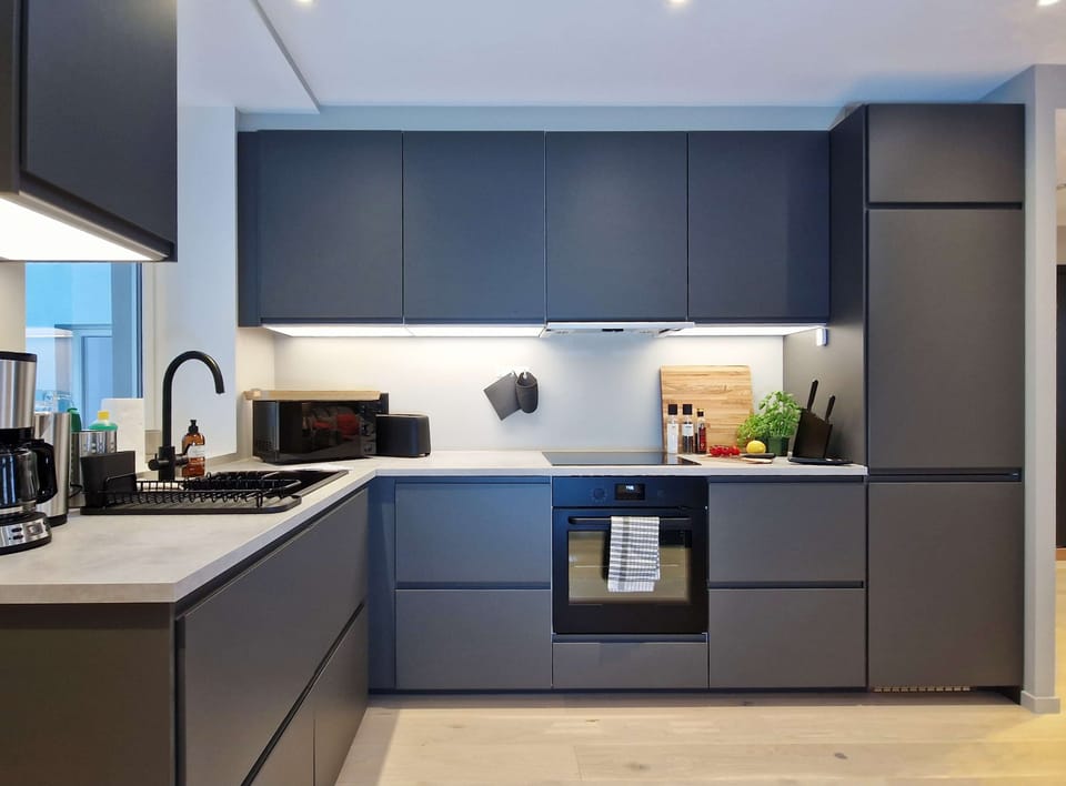 Fully equipped kitchen.